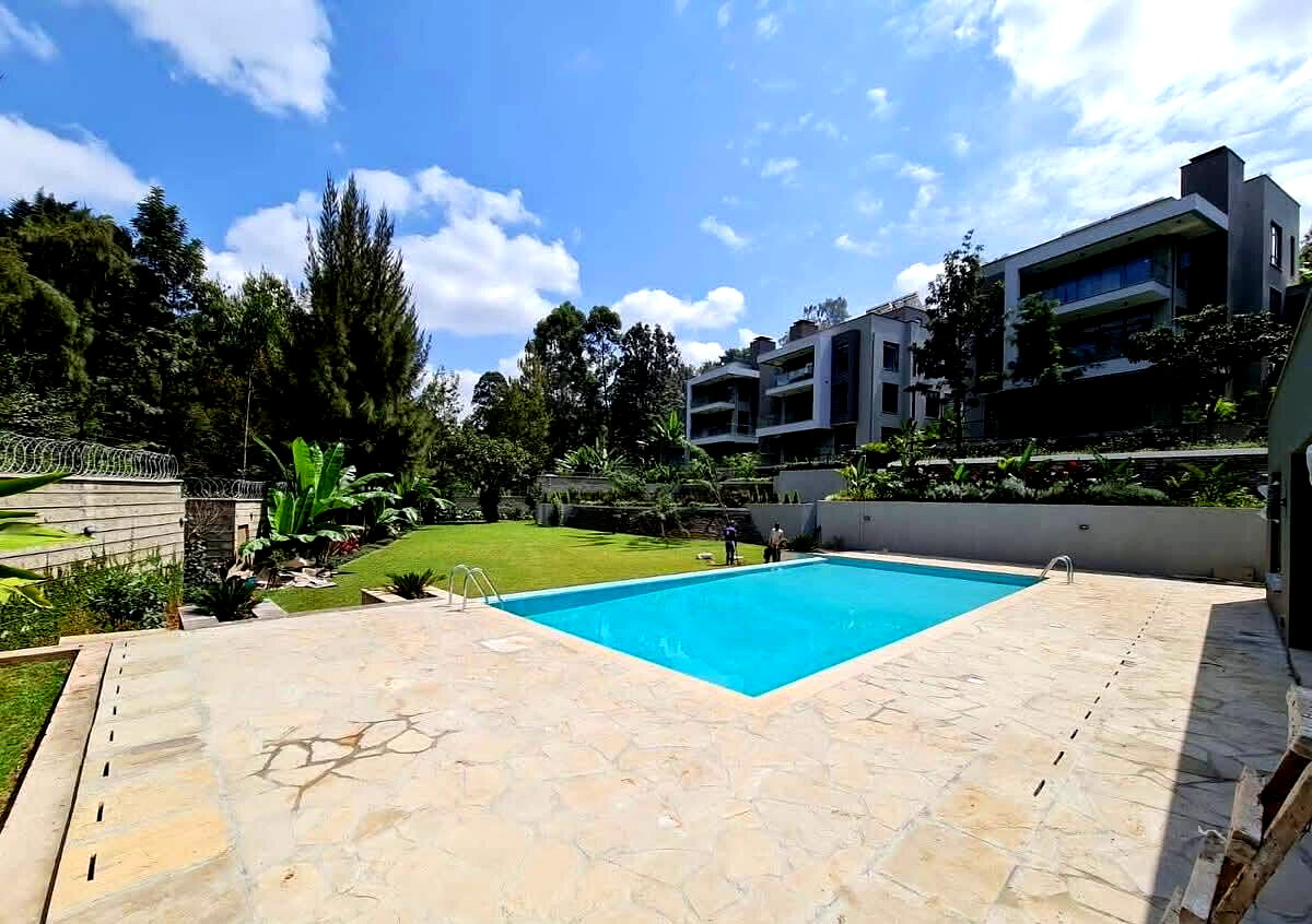 5 En-Suite Townhouse with UN Security & Generator - Kitisuru