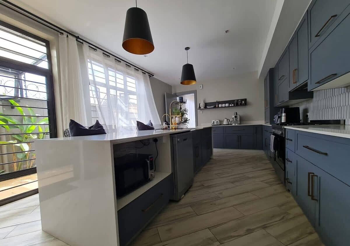 5 En-Suite Townhouse with UN Security & Generator - Kitisuru