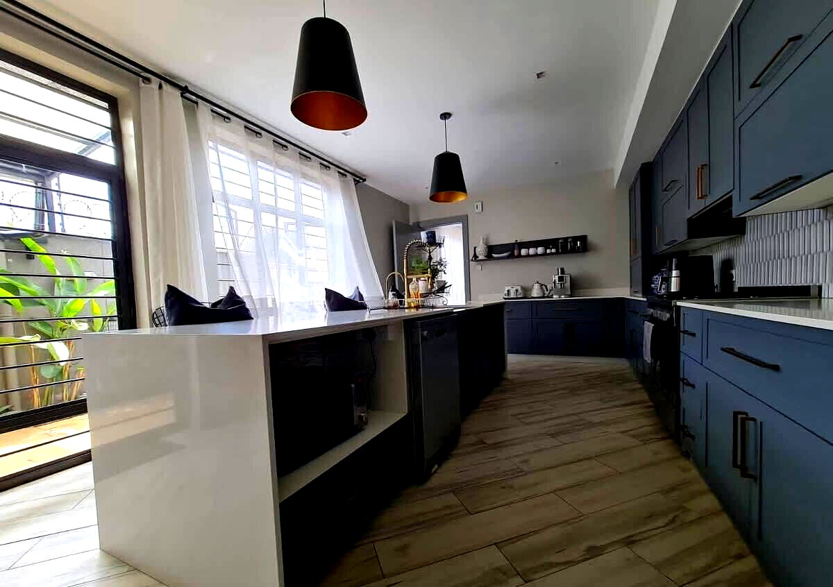 5 En-Suite Townhouse with UN Security & Generator - Kitisuru