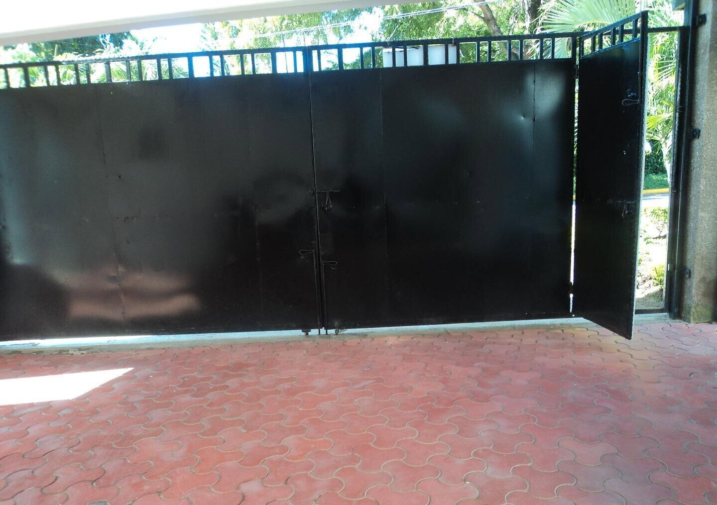 1.2 Acre Garden Oasis for Rent