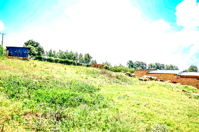 Prime Commercial Plot Touching Tarmac for Sale in Ondiri - Image 2