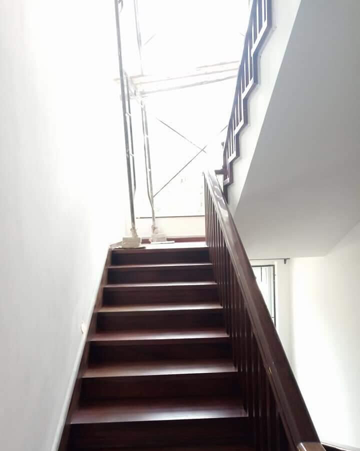 Tri-Level 5BR Townhouse with Two Kitchens & Study - Lavington