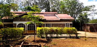 3bdrm Bungalow in Oloolua, Oluulua for Sale - Image 1