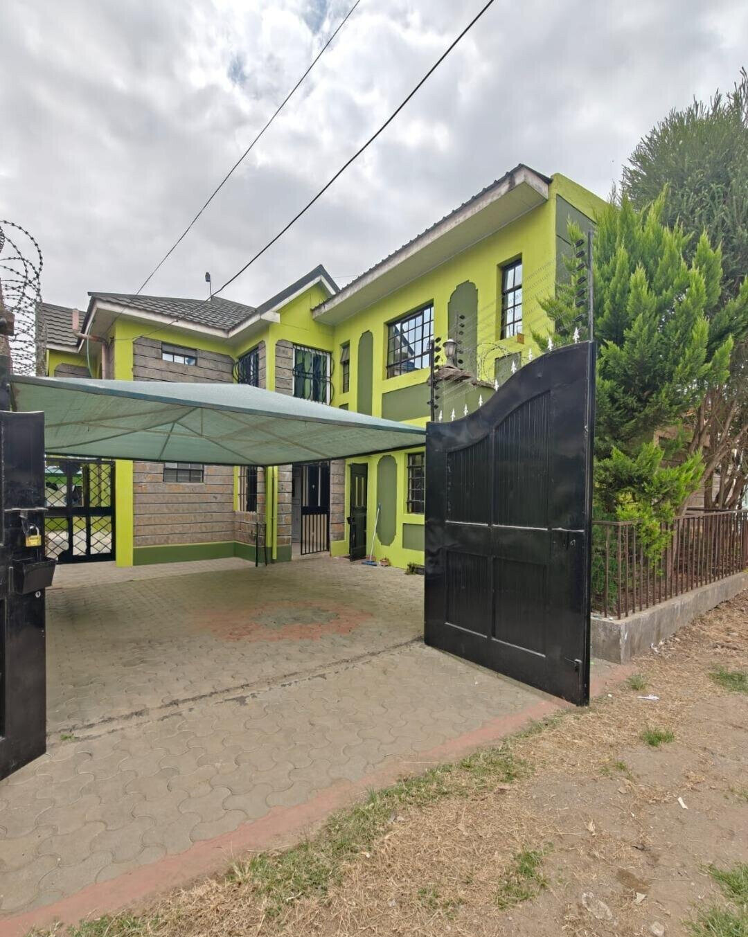 4BR Townhouse with En-Suite DSQ in Gated Community - Utawala