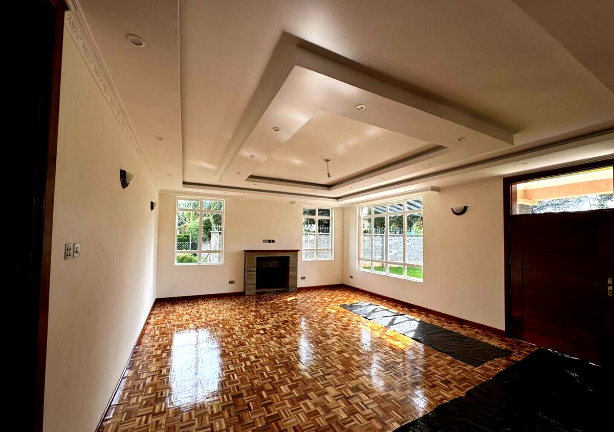 5BR All-Ensuite Townhouse with Dual Access - Garden Estate