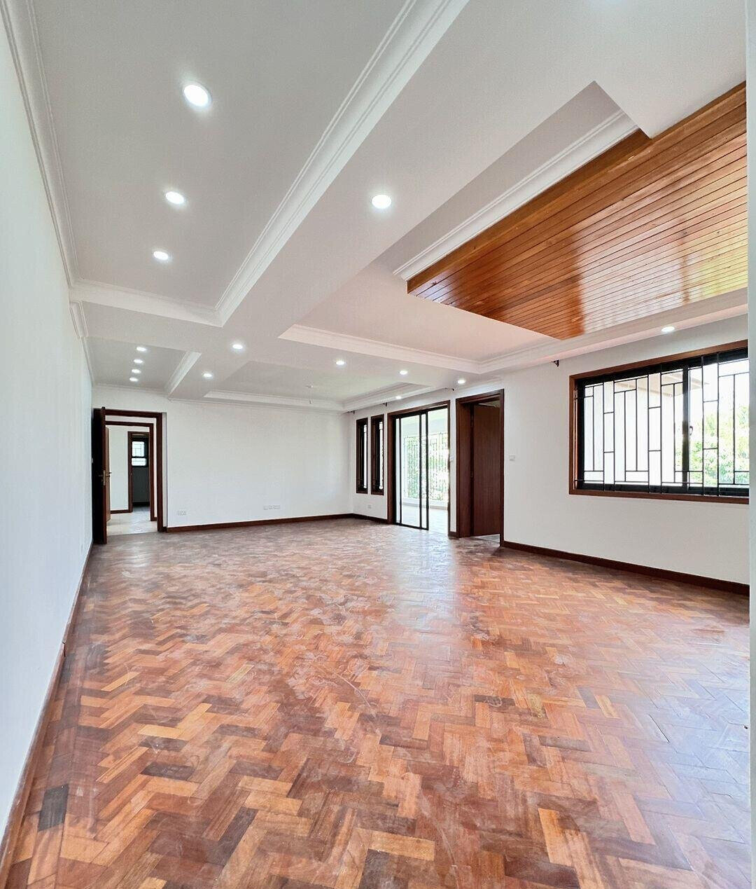 New 5-Ensuite Townhouse with Jacuzzis & DSQ - Lavington
