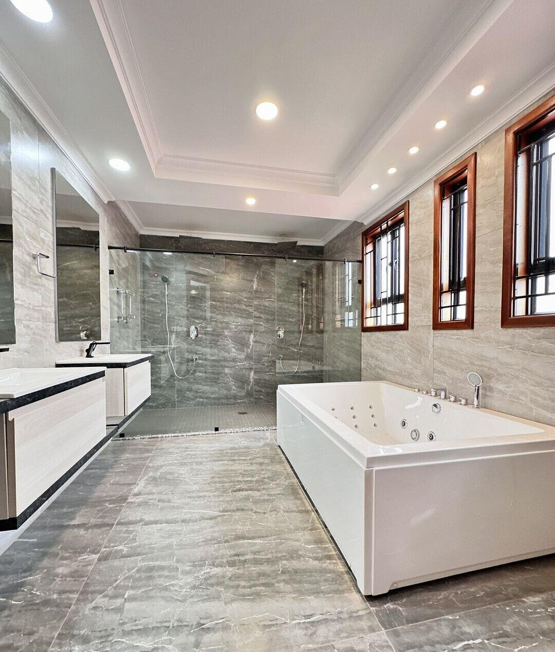New 5-Ensuite Townhouse with Jacuzzis & DSQ - Lavington