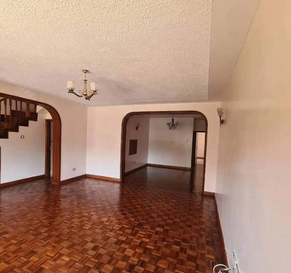 4BR Townhouse with Pool, Gym & DSQ - Lavington Gated Community
