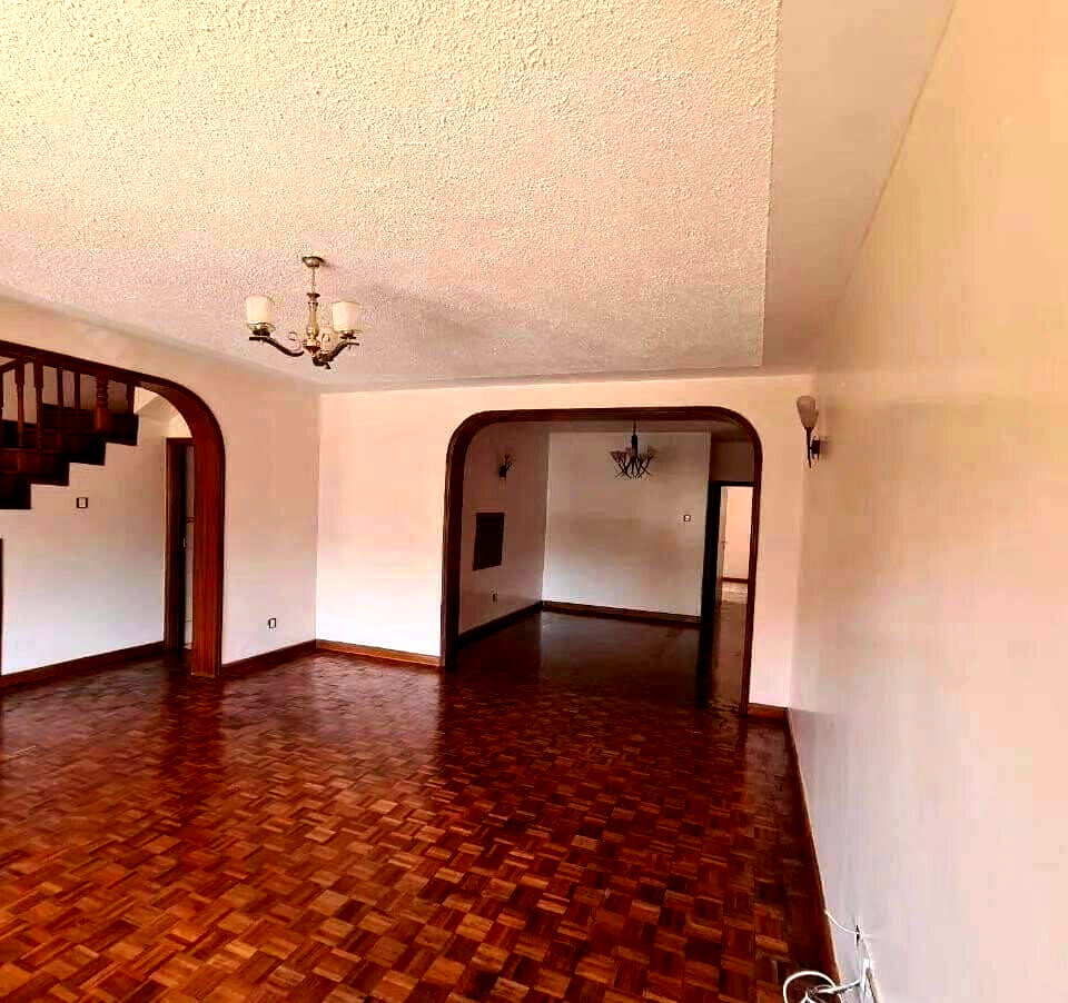 4BR Townhouse with Pool, Gym & DSQ - Lavington Gated Community