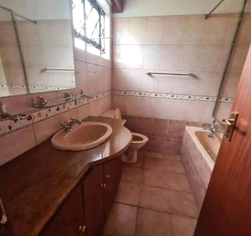 4BR Townhouse with Pool, Gym & DSQ - Lavington Gated Community
