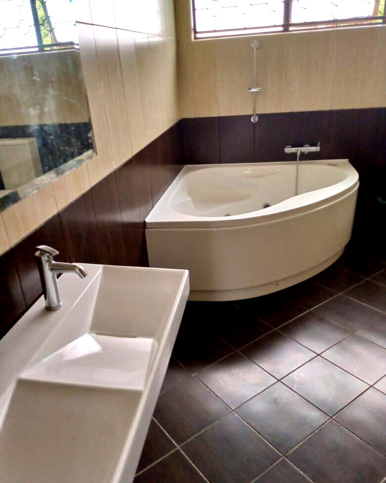 5-Ensuite Townhouse with Pool & Rooftop - Westlands