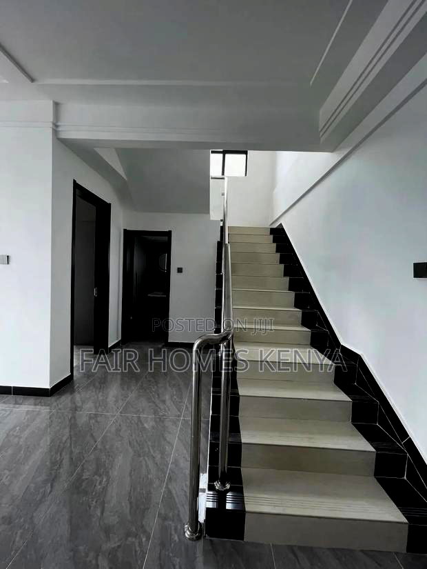 4bdrm Penthouse in Valley Arcade, Lavington for sale