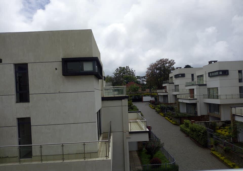 5-Ensuite Townhouse with DSQ & 24-Hour Security - Lavington Gated
