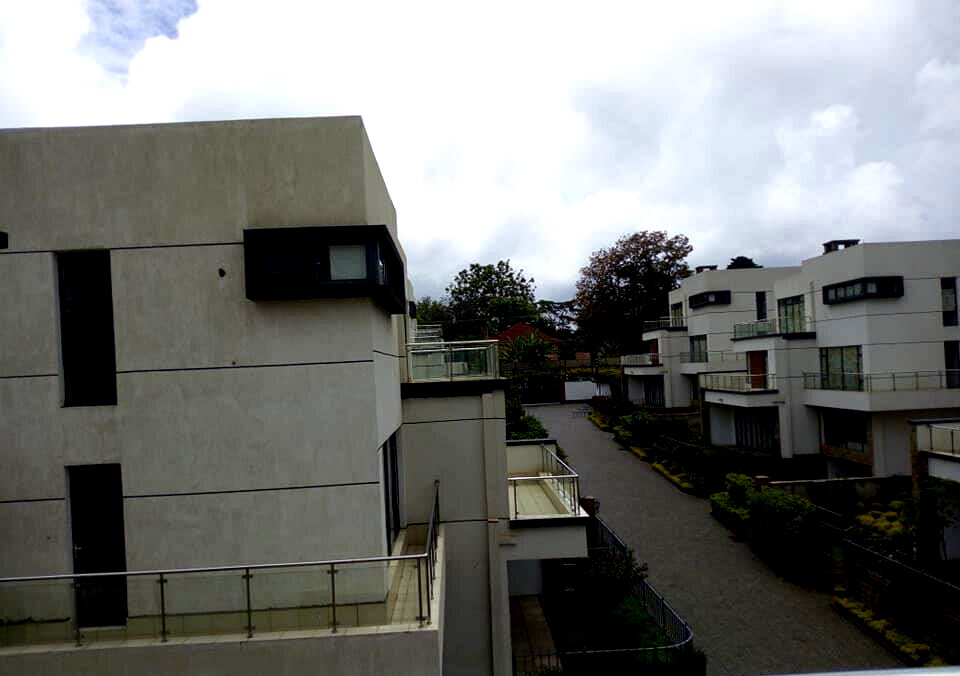 5-Ensuite Townhouse with DSQ & 24-Hour Security - Lavington Gated