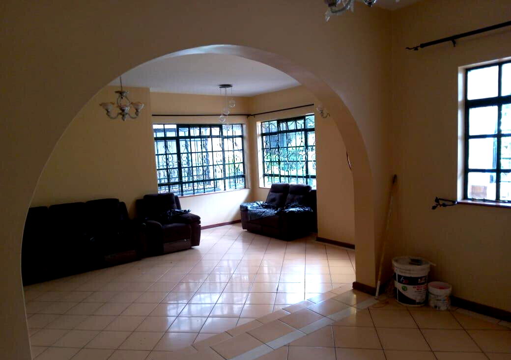5 En-Suite Bedrooms with Servant Quarters - South C Gated