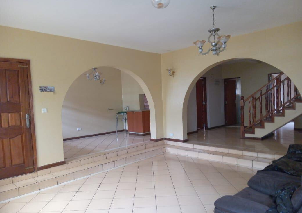 5 En-Suite Bedrooms with Servant Quarters - South C Gated