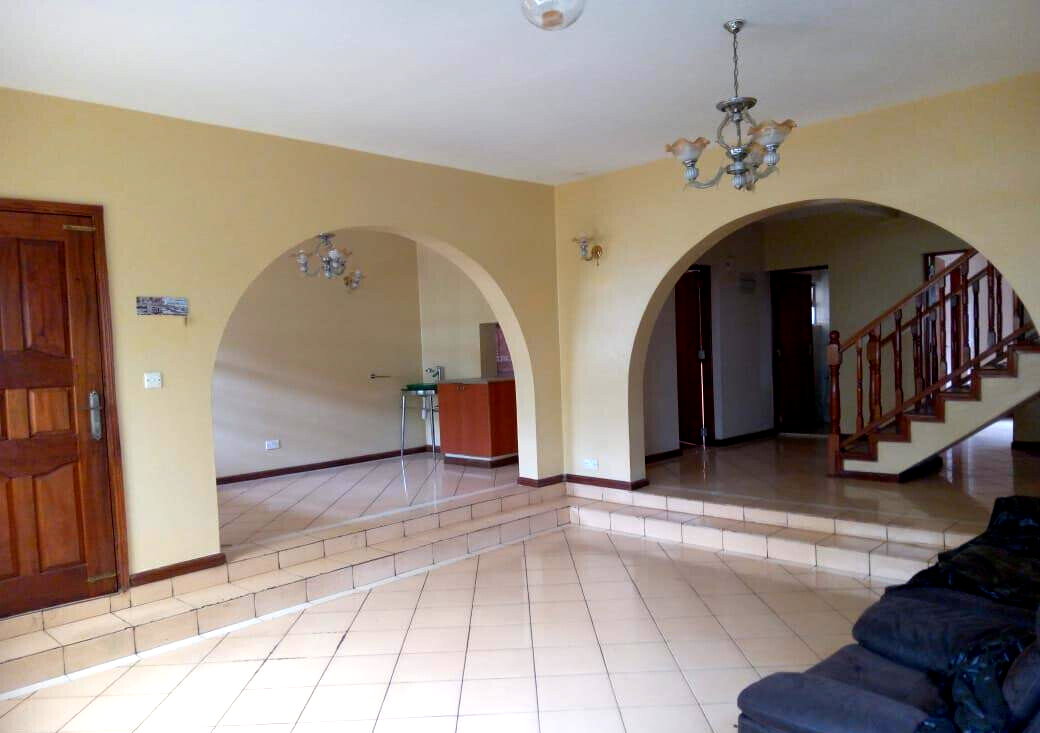 5 En-Suite Bedrooms with Servant Quarters - South C Gated