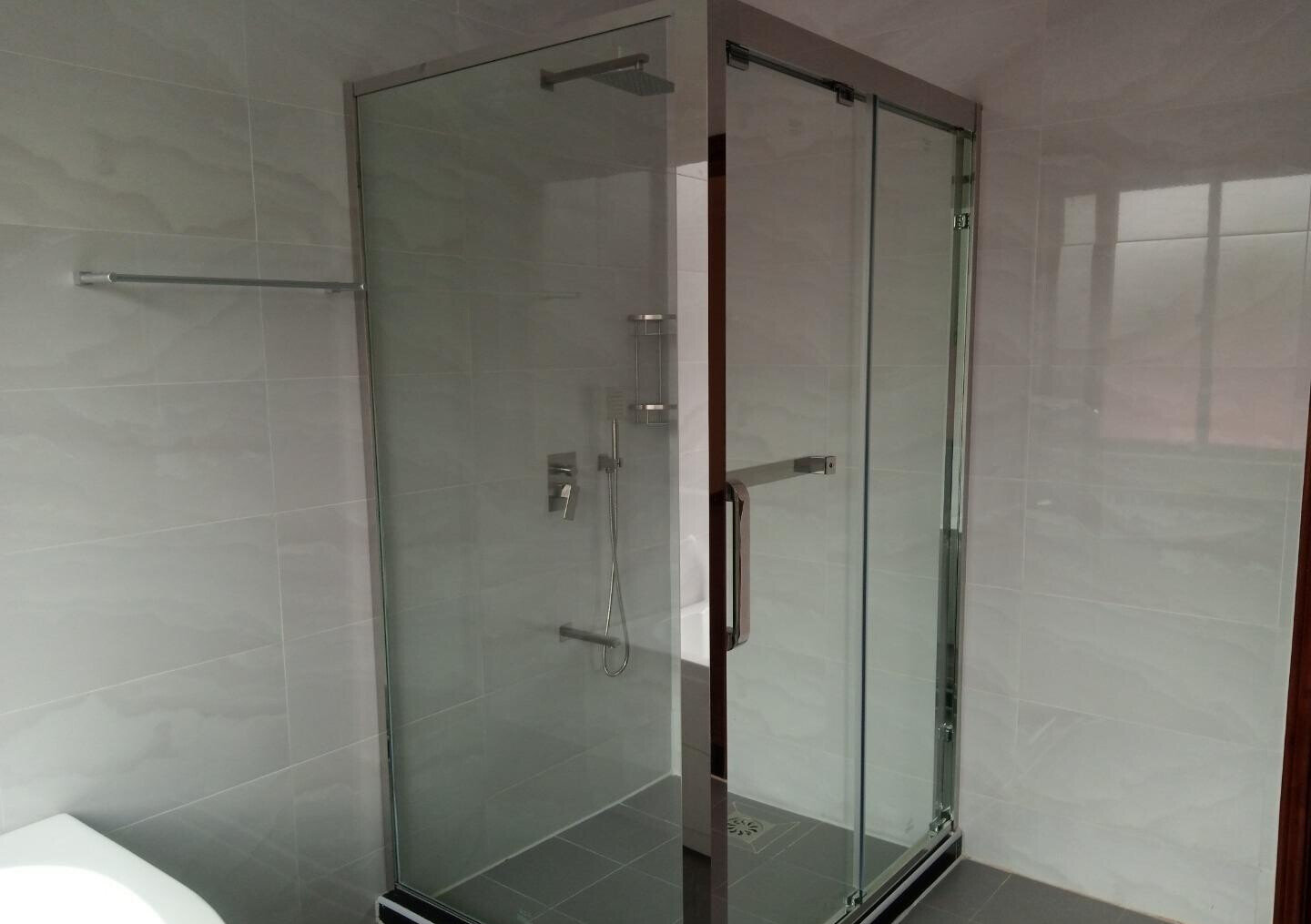 Modern 5-Ensuite Townhouse with Solar & Borehole - Lavington