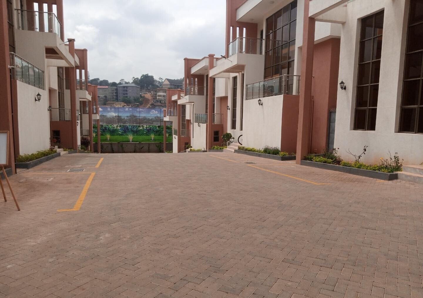 Modern 5-Ensuite Townhouse with Solar & Borehole - Lavington