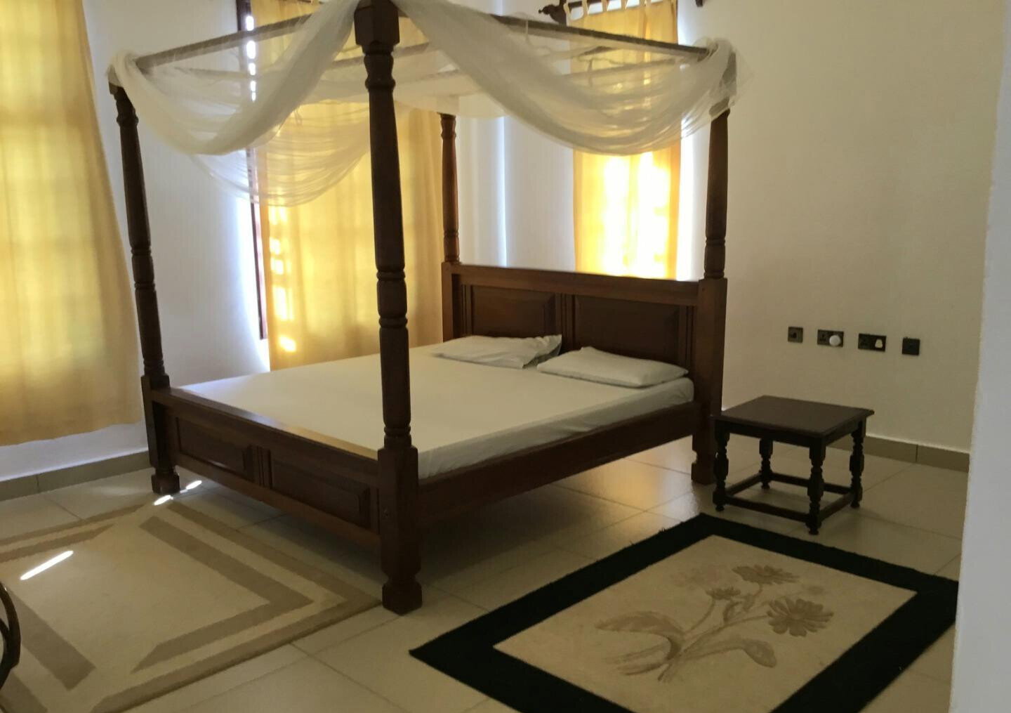 Exquisite 4BR Villa on 1 Acre with Solar & Backup Power - Vipingo