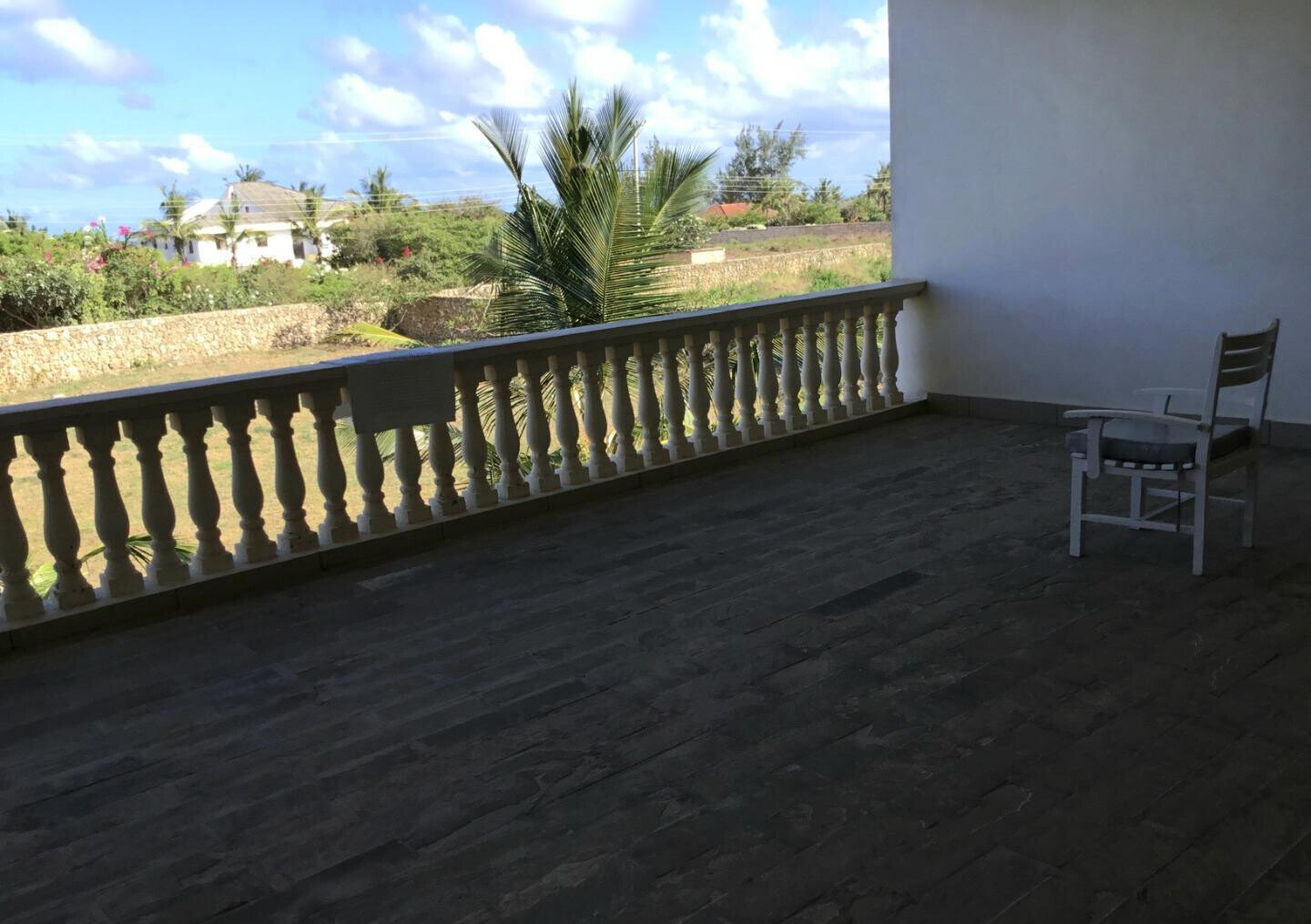 Exquisite 4BR Villa on 1 Acre with Solar & Backup Power - Vipingo