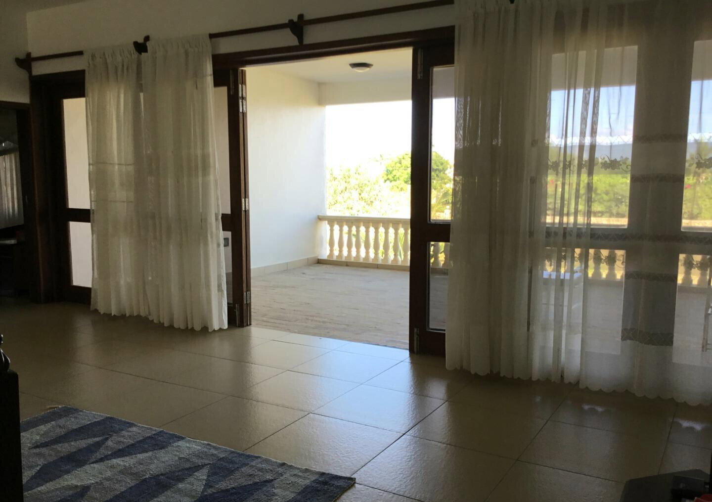 Exquisite 4BR Villa on 1 Acre with Solar & Backup Power - Vipingo