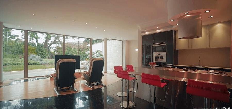 5 En-Suite Townhouse on Half-Acre with Two Pools & Gym - Kitisuru