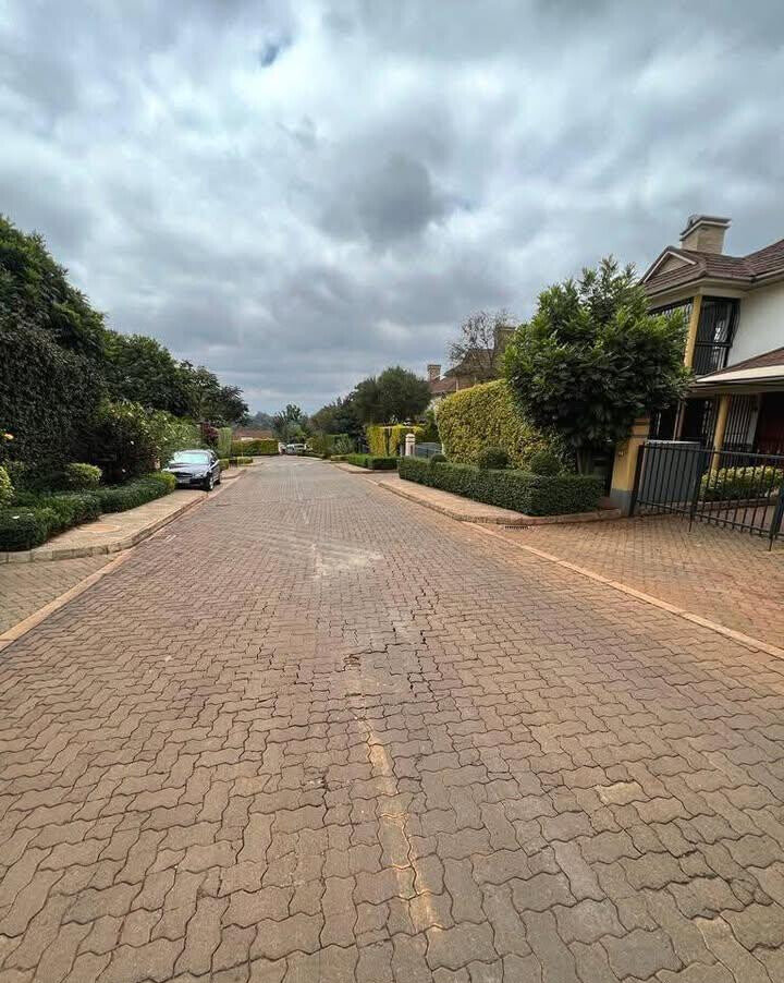 4BR Townhouse with Pool & Sunken Lounge - Loresho Gated Estate
