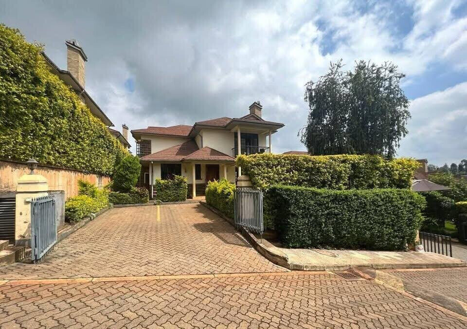 4BR Townhouse with Pool & Sunken Lounge - Loresho Gated Estate