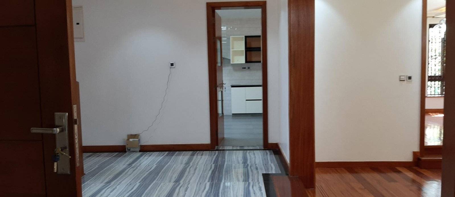 5-Ensuite Townhouse with Fireplace & Private Garden - Lavington