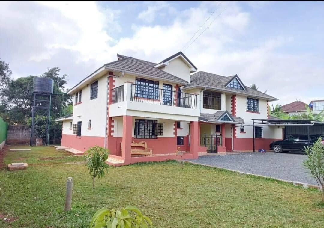 5BR All-Ensuite Townhouse on Quarter-Acre – Garden Estate