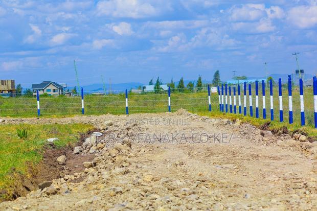 Plots for Sale in Katani Ww^