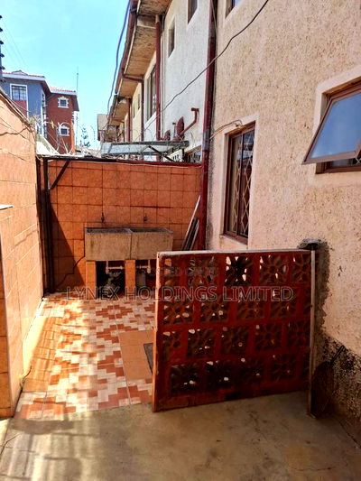 4bdrm Townhouse/Terrace in Valley Arcade for sale - Image 5