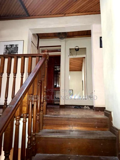4bdrm Townhouse/Terrace in Valley Arcade for sale - Image 11