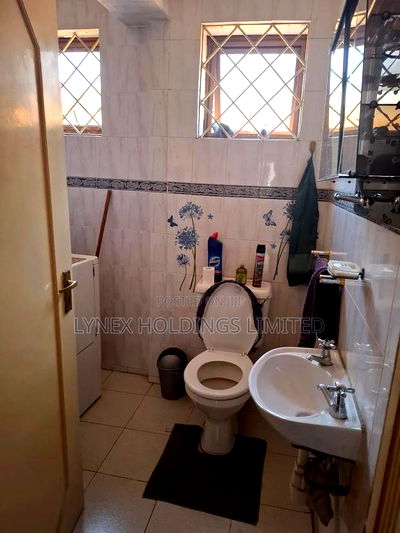 4bdrm Townhouse/Terrace in Valley Arcade for sale - Image 9