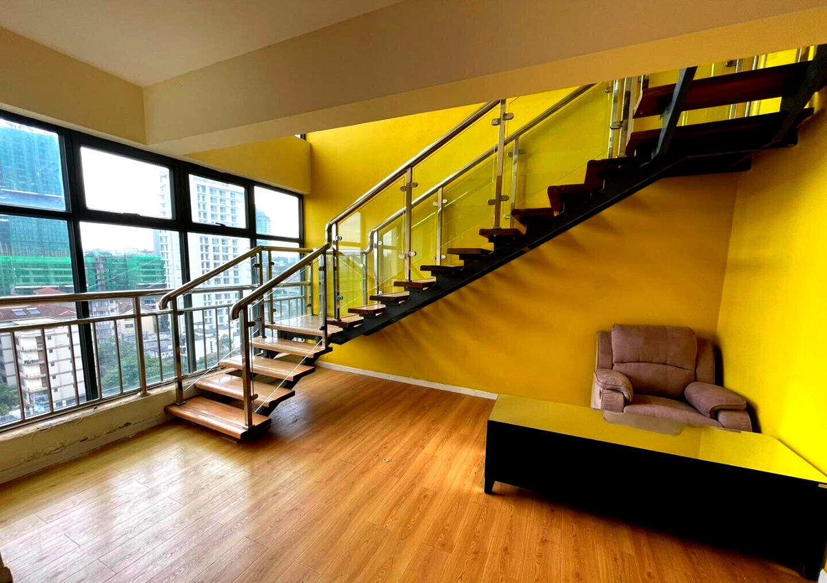 6-Bedroom Penthouse Duplex with Ensuites & Balconies - Spring Valley