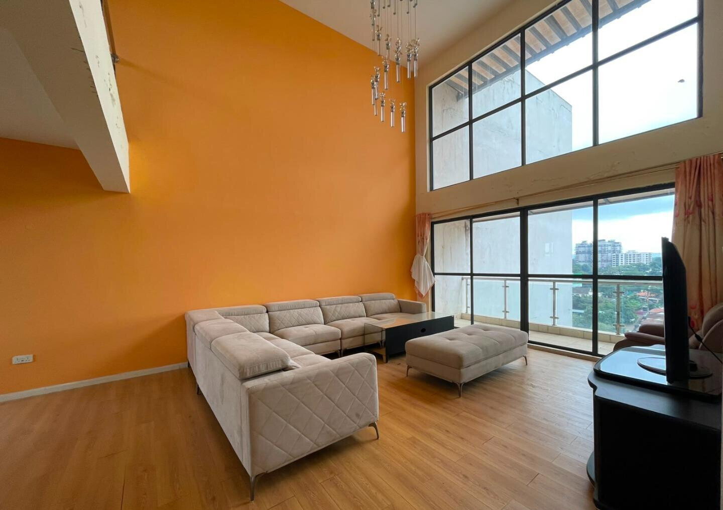 6-Bedroom Penthouse Duplex with Ensuites & Balconies - Spring Valley