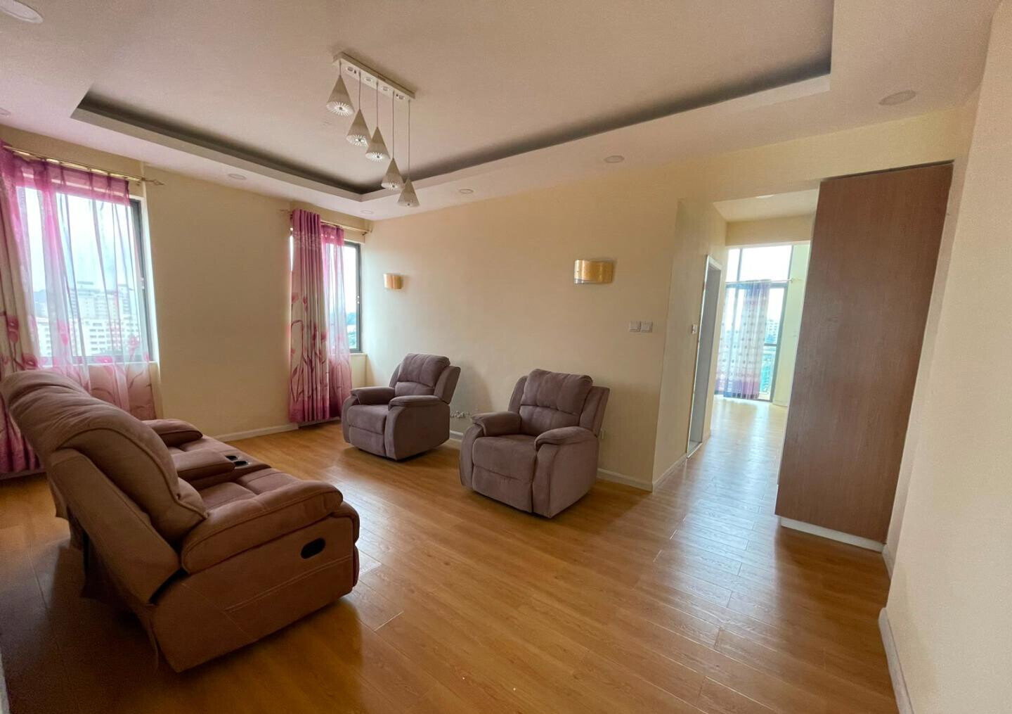 6-Bedroom Penthouse Duplex with Ensuites & Balconies - Spring Valley