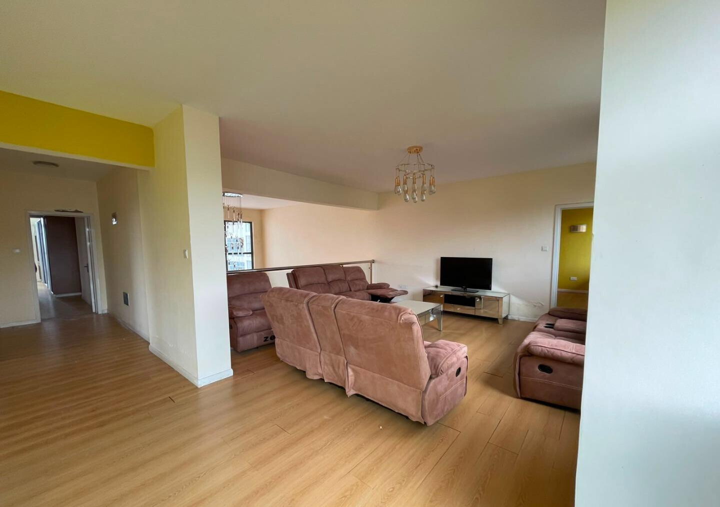 6-Bedroom Penthouse Duplex with Ensuites & Balconies - Spring Valley