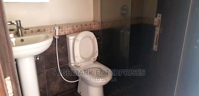 3bdrm Apartment in South C for Sale - Image 9