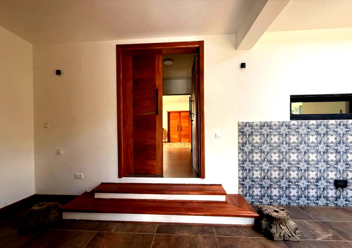 Elegant 5-Bed Townhouse with Mature Garden – Karen