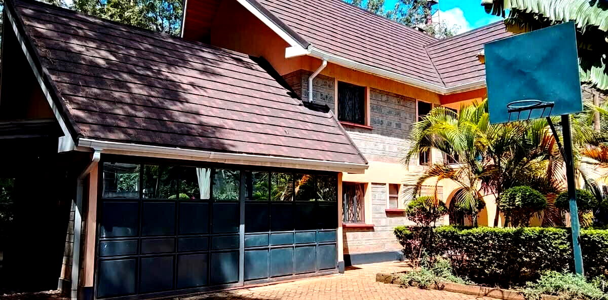 4-Ensuite Home with DSQ on Half-Acre – Karen
