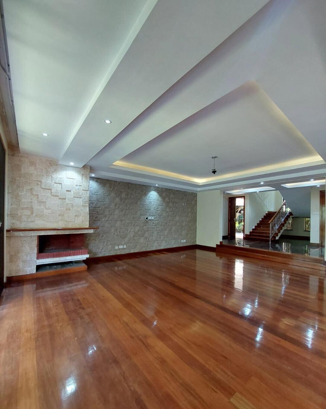 5-Ensuite Townhouse with Home Office & Gym - Lavington