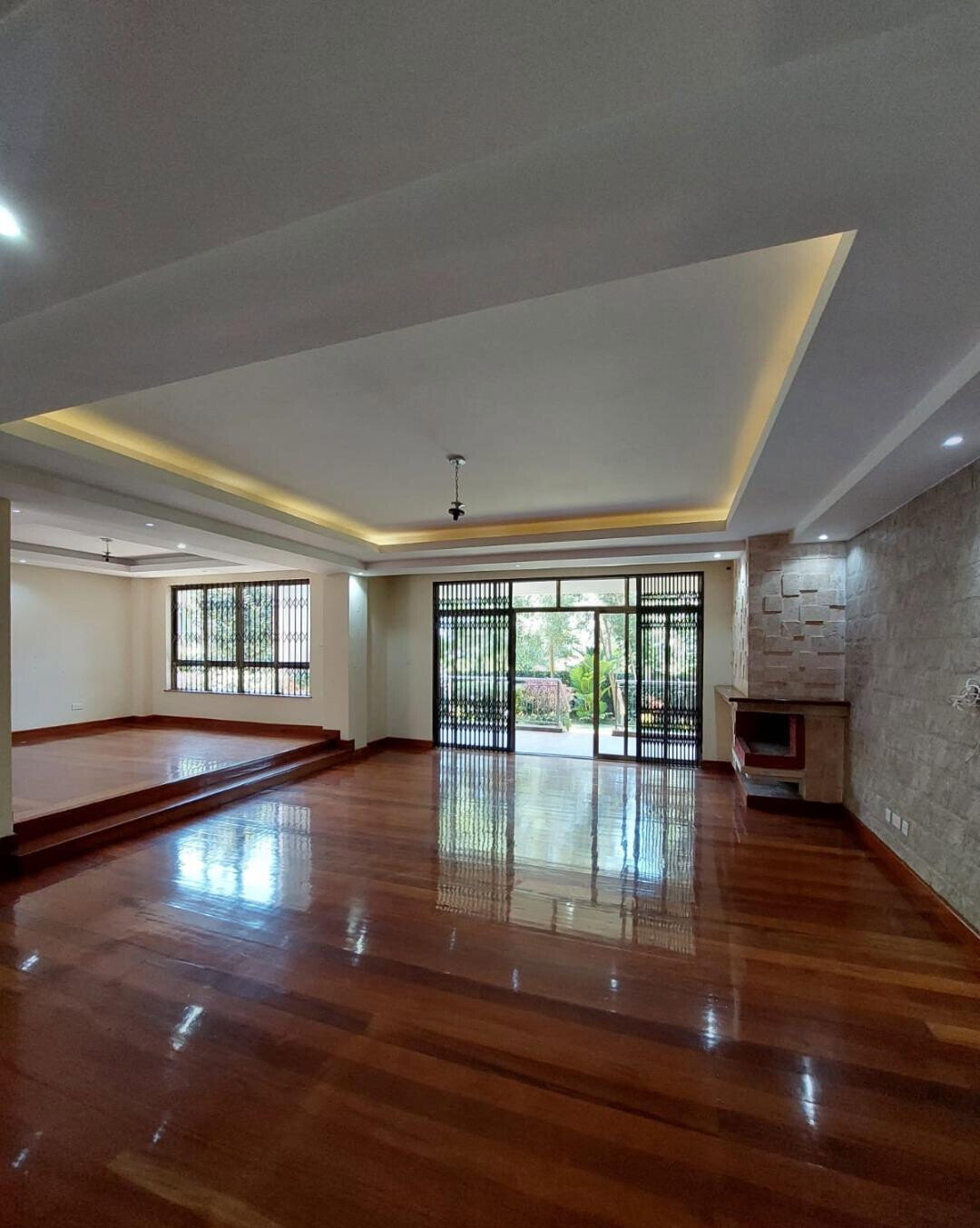 5-Ensuite Townhouse with Home Office & Gym - Lavington