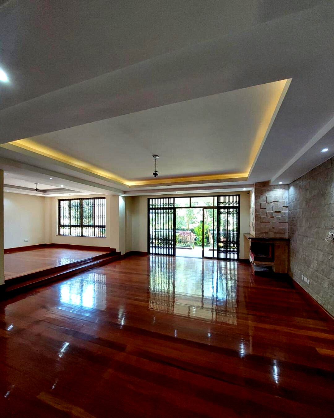 5-Ensuite Townhouse with Home Office & Gym - Lavington