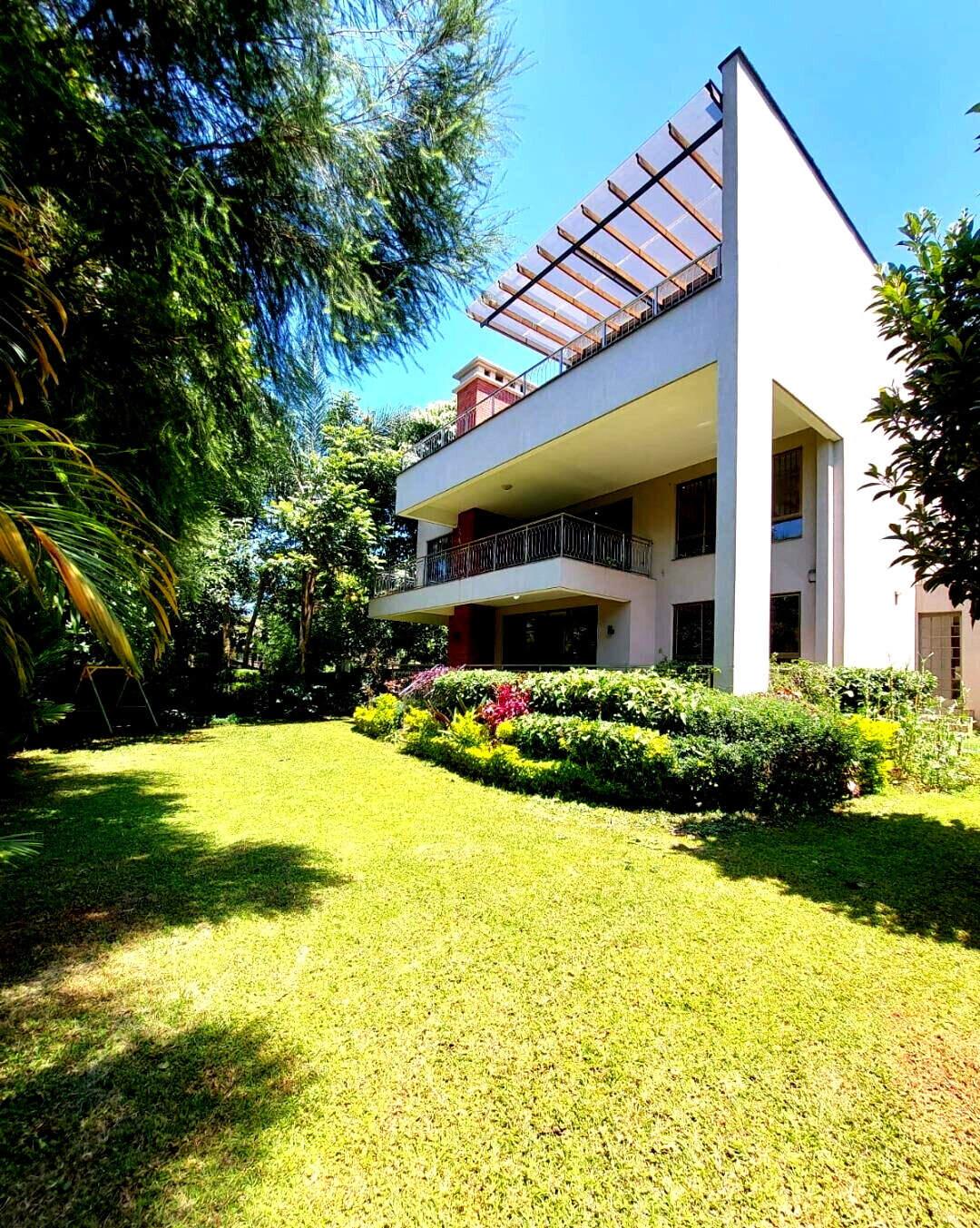 5-Ensuite Townhouse with Home Office & Gym - Lavington