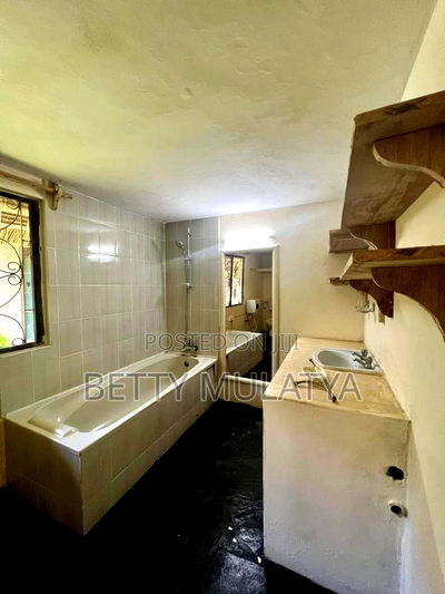 2bdrm Villa in P.K Estate, Malindi for sale - Image 18