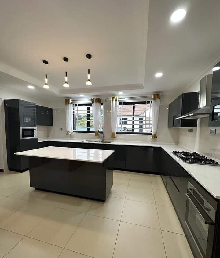 Brand-New 4BR All-Ensuite Townhouse with Office & Gym - Runda