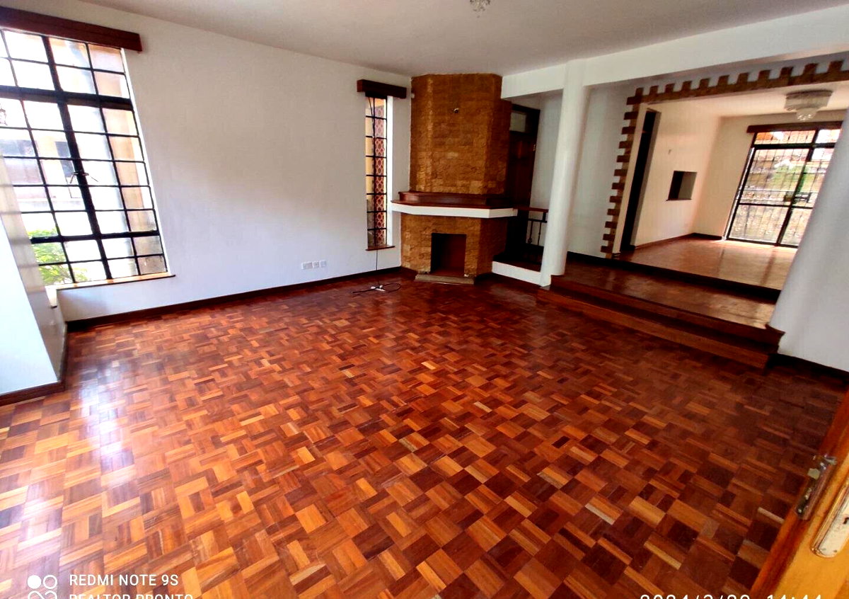 5BR All-Ensuite Townhouse with Attic Study & Fireplace - Kileleshwa