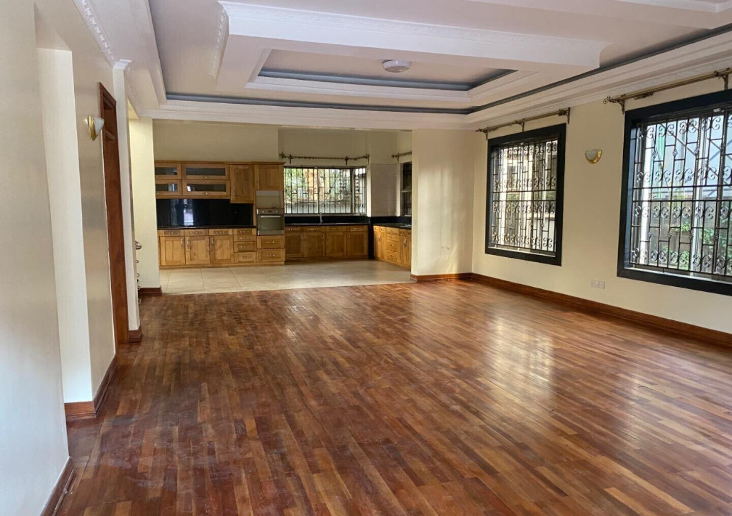 5-Bed Townhouse with Pool & Gym Access - Westlands
